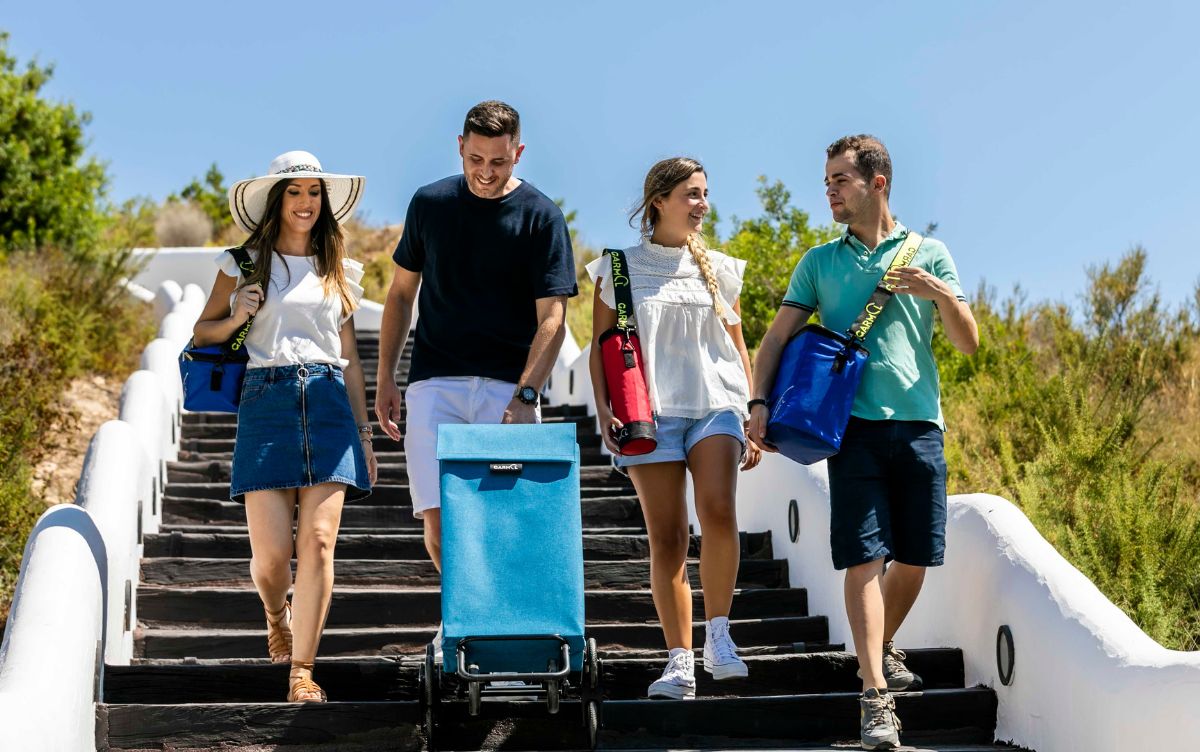Descubre los carritos de la compra cuadrados de Garmol: máxima capacidad y comodidad.